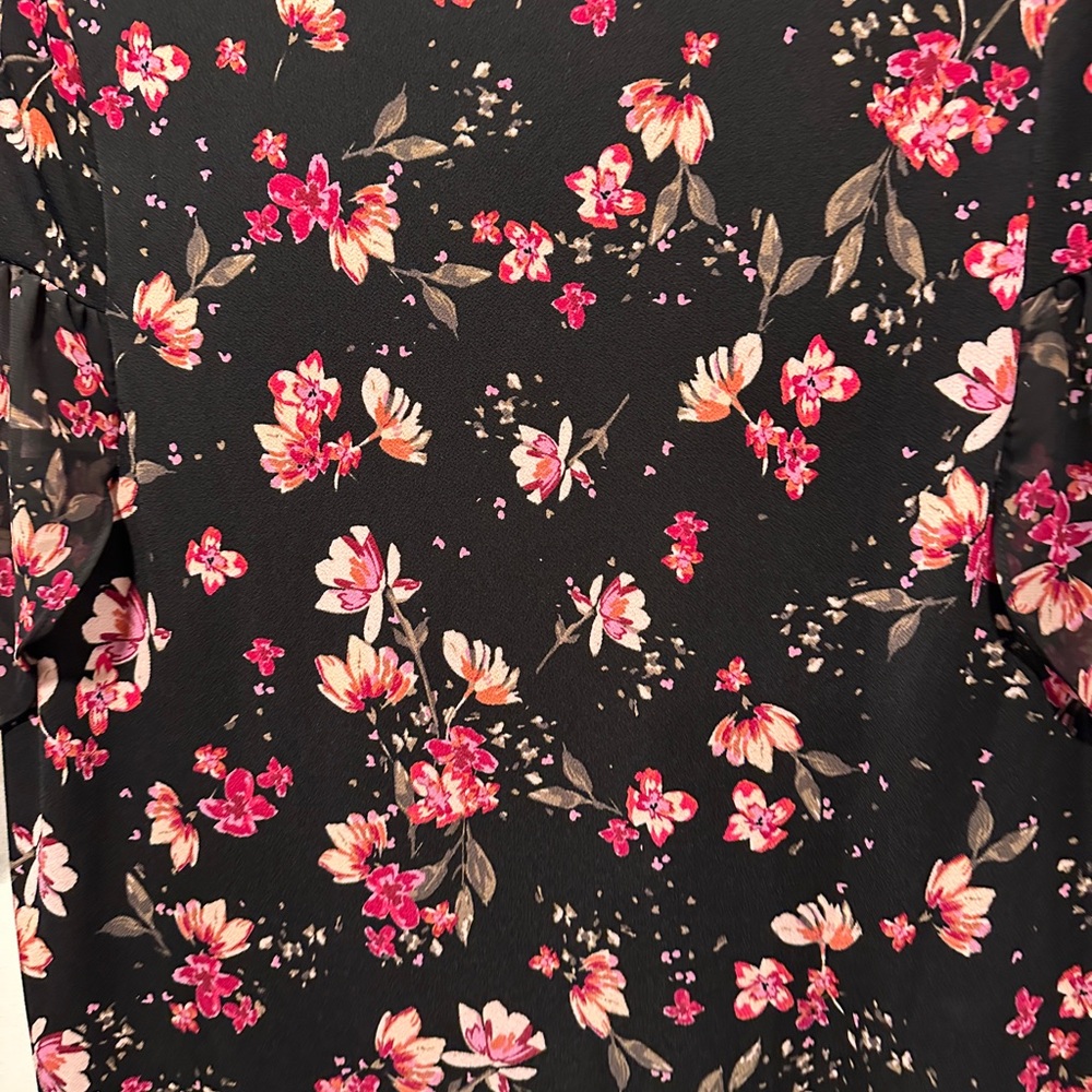 Roz & Ali Black and Pink Floral Blouse - 1X - Picture 8 of 8